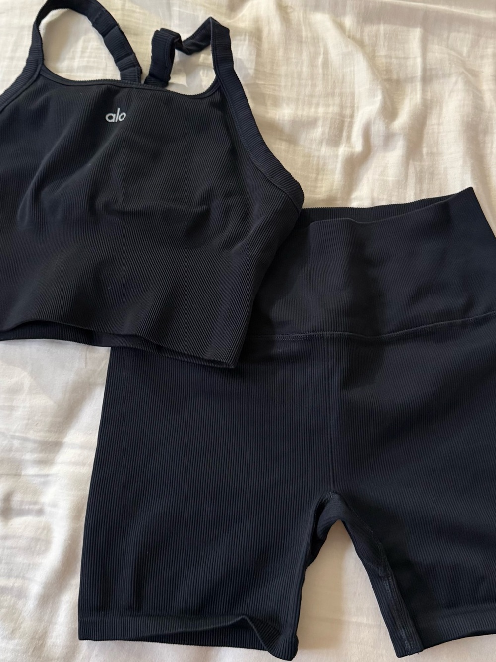 ALO Yoga Set ribbed crop top and Bike Shorts